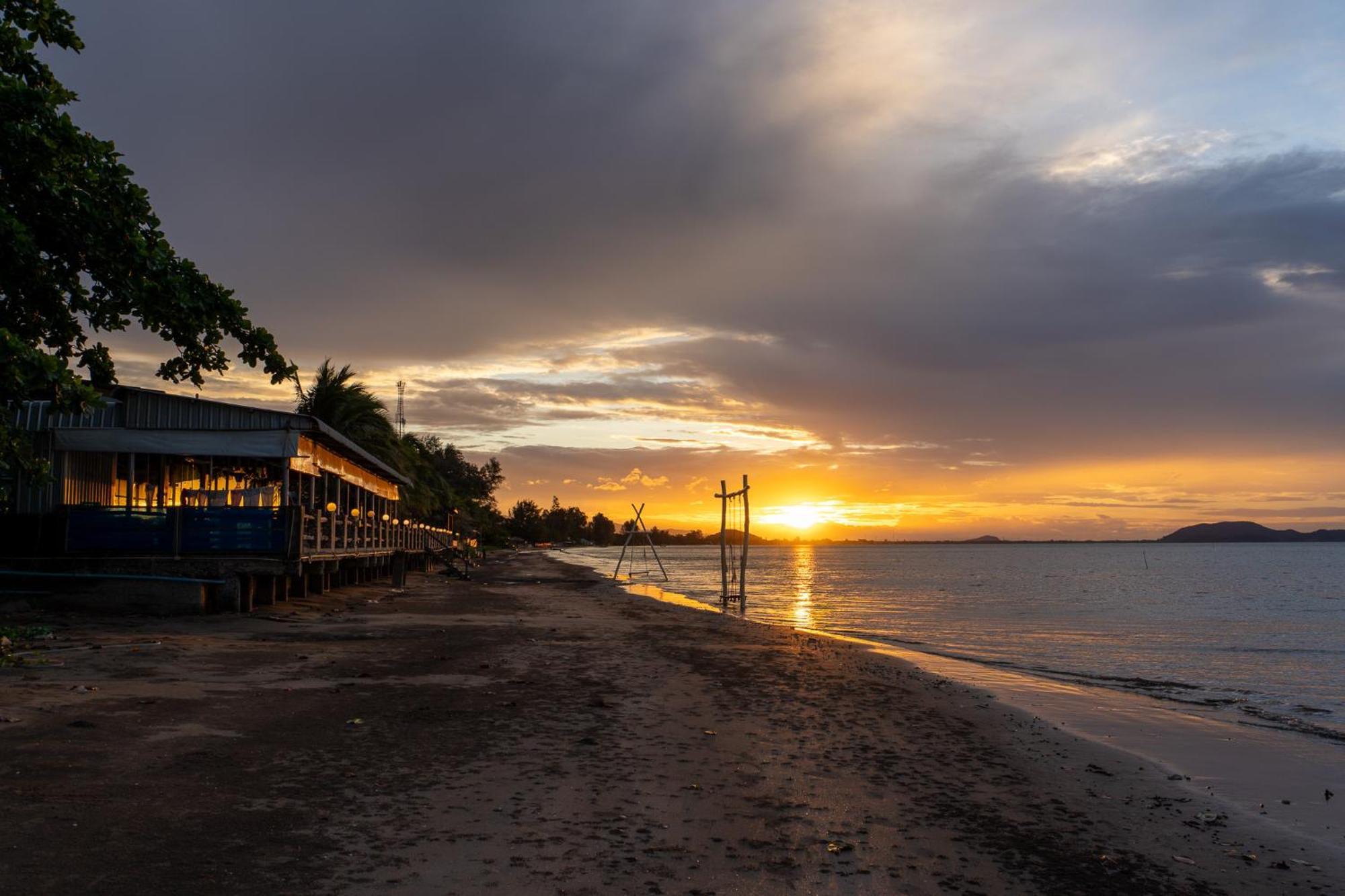 Baan Faa Talaychan Resort Csaulau-part Kültér fotó